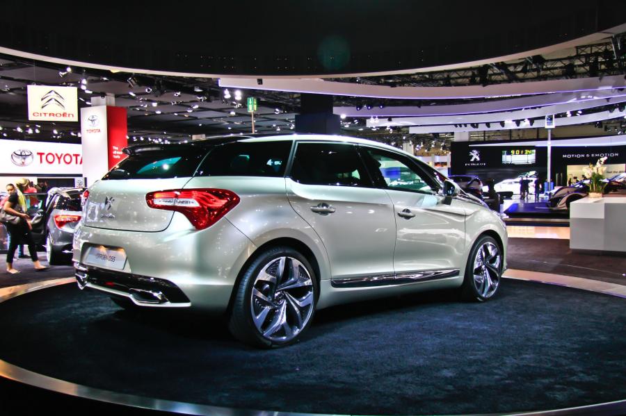  Citroen DS5 2012 года  (фото 170 из 182)